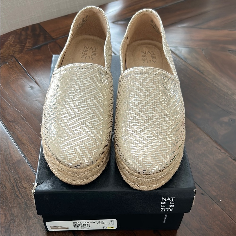 Naturalizer Women's Espadrilles in Gold and Tan